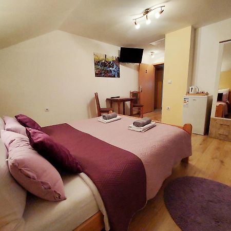 House Angie Hotell Jezerce Eksteriør bilde